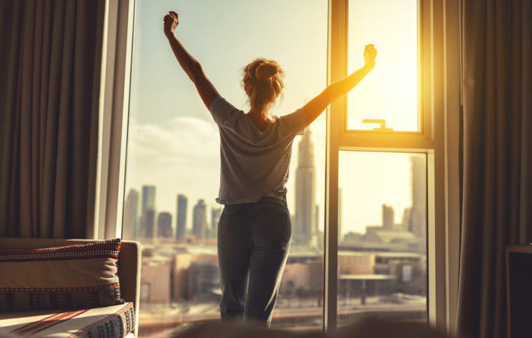 해가 중천에 떠서 쨍쨍하게 활동