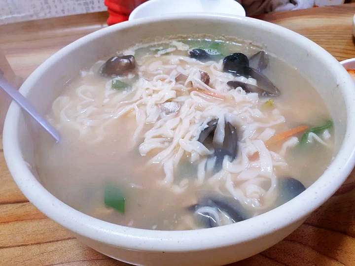 식객 허영만 백반기행 신소율 편 해물두부전골 손두부 두부구이 해물 칼국수 비지찌개 원주 맛집 소개