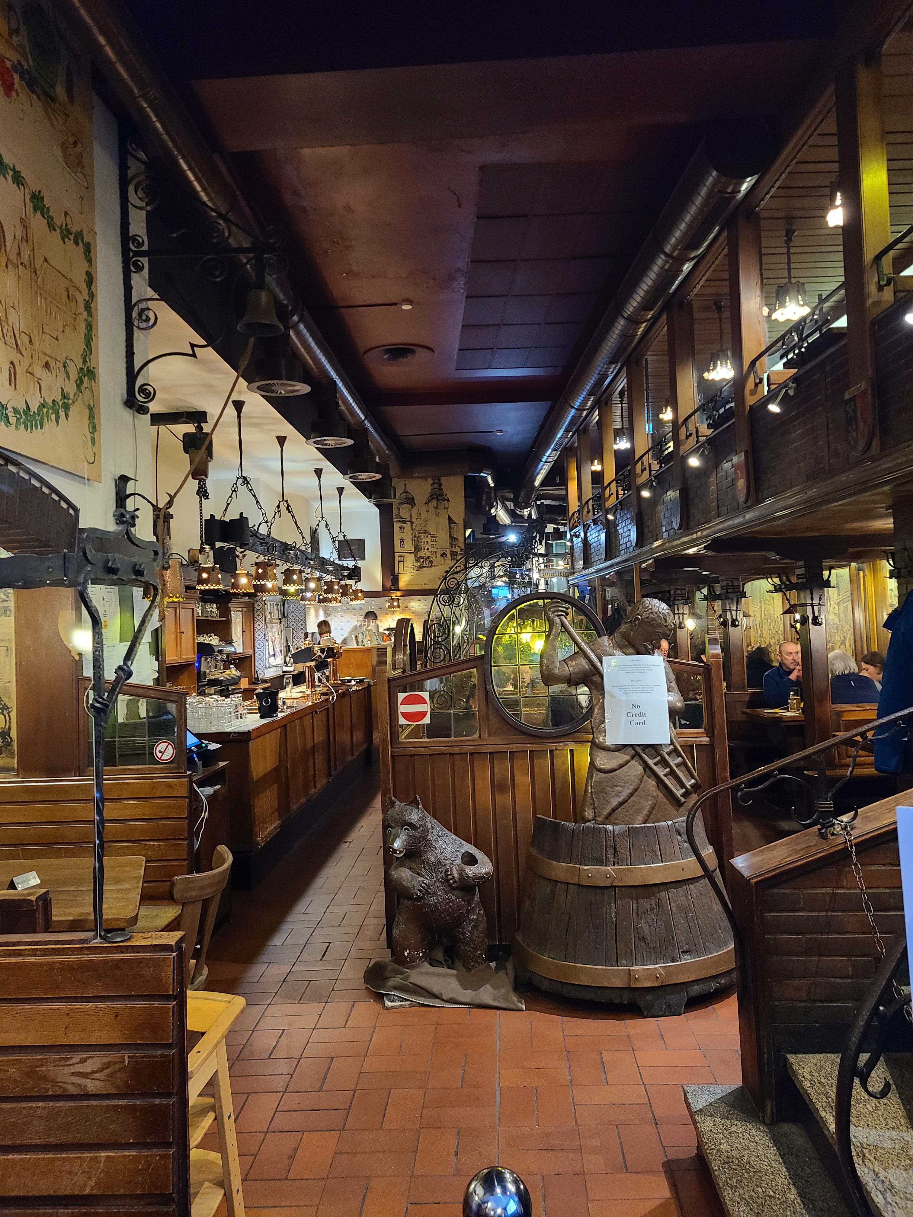 Aachener Brauhaus 식당 내부