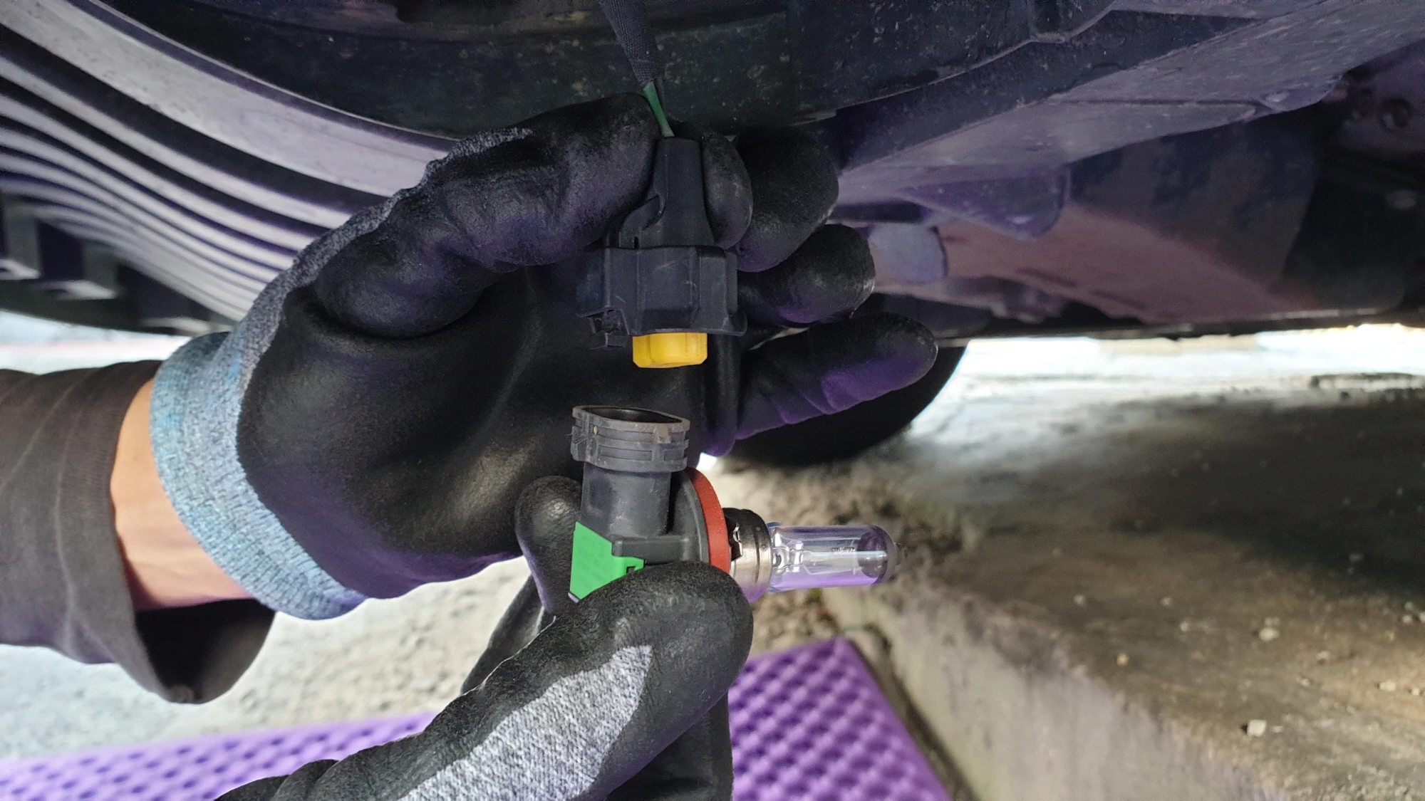 안개등 램프 분리 모습