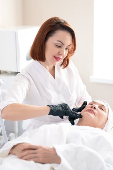 피부 재생을 위한 연어주사