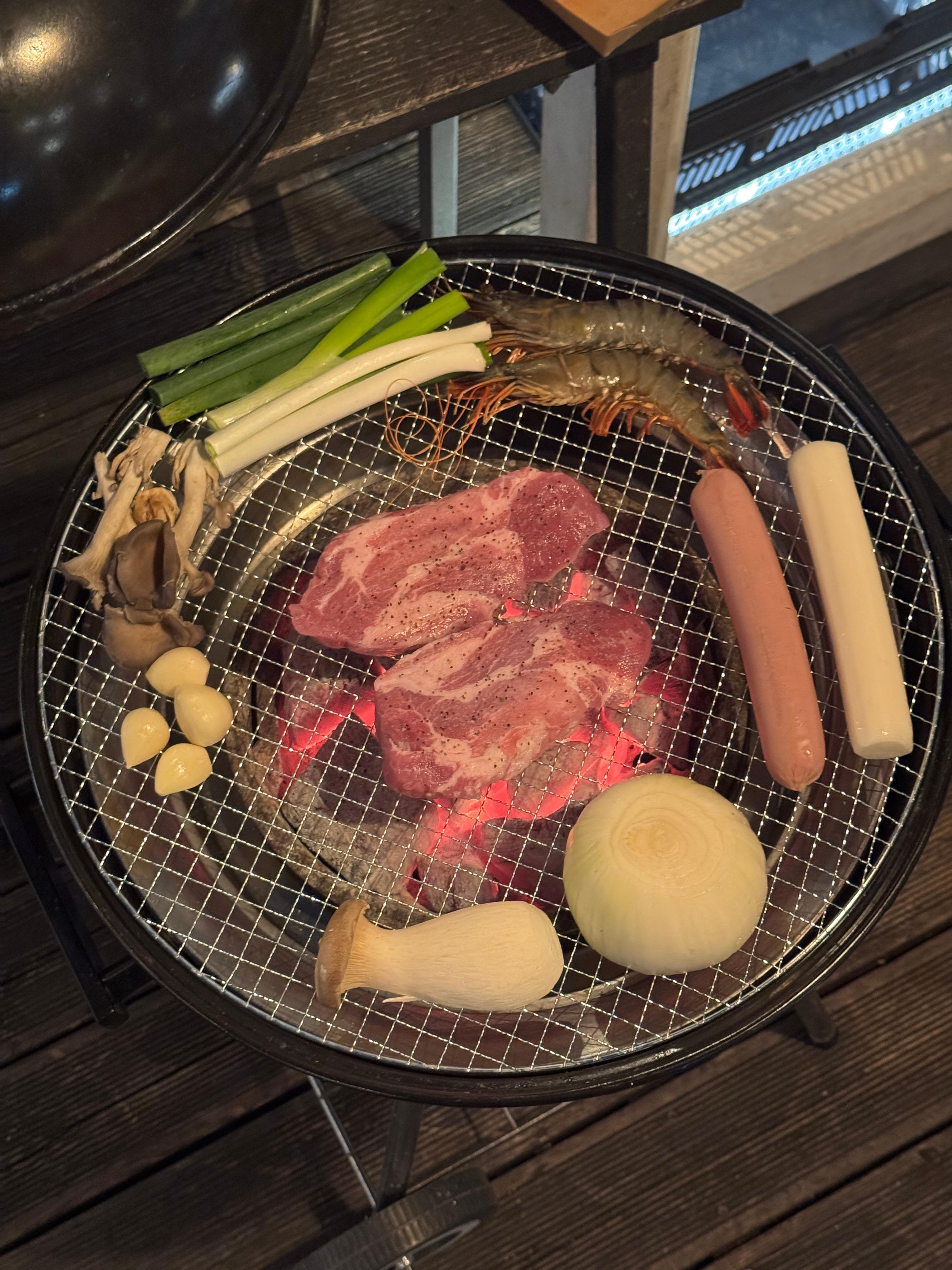 와이키키 마켓 불판 구성