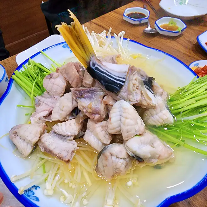투데이 맛있는 메뉴 활참복 복어초밥 복지리 복매운탕 복국 맛있는 식당 추천 부산 부산진구 서면 맛집