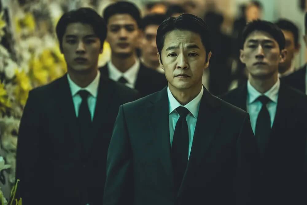 넷플릭스 광장의 조한철의 홍보 포스터입니다. 최성철역을 연기하게 되었습니다.