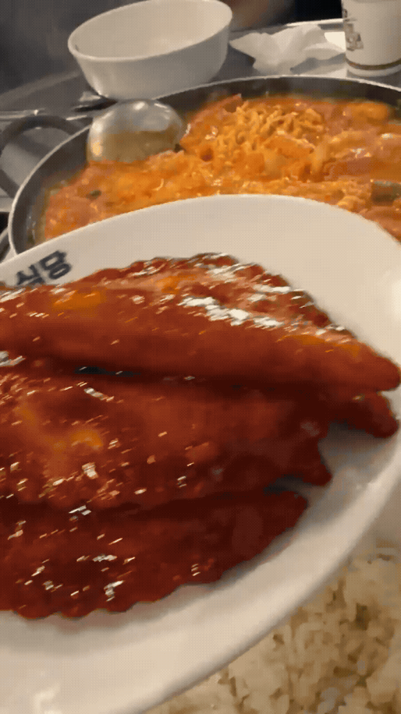마곡 경아식당 본점 햄폭탄부대찌개와 야끼만두무침