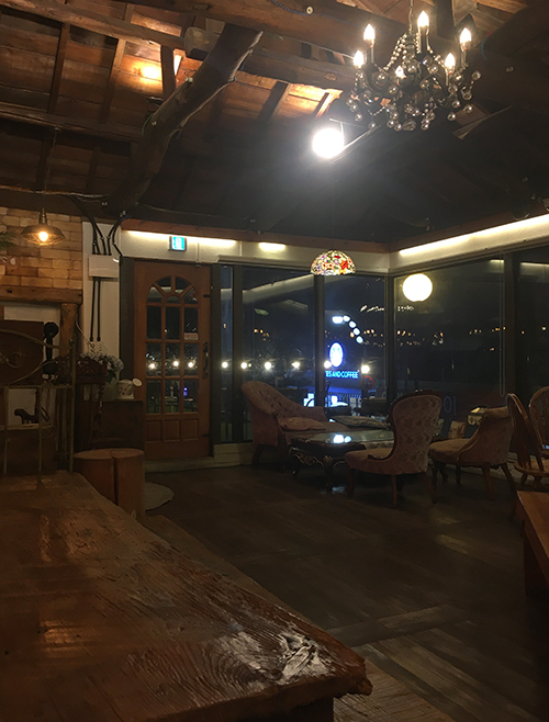 군산과자조합-내부-밤