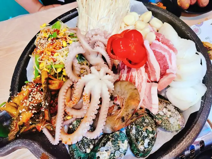 생생정보 여수 낭만포차거리 돌문어 해물 삼합 맛집