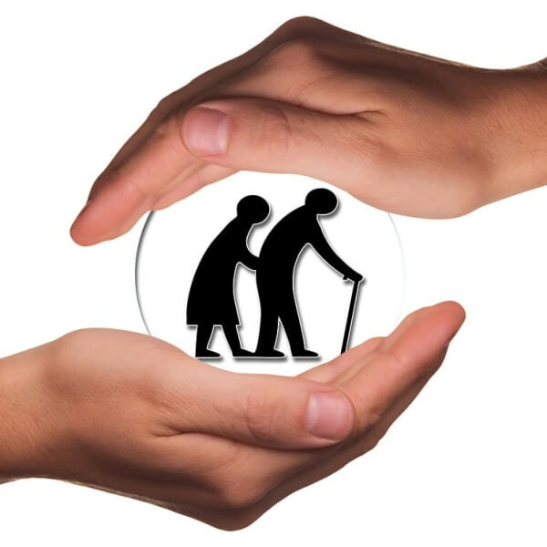 노인을-보호하는-사진