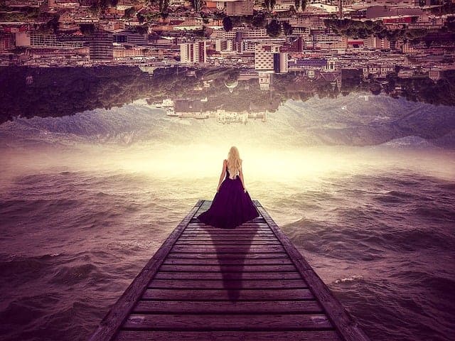 엄마가 구름다리에서 떨어지는 꿈 해몽 사진