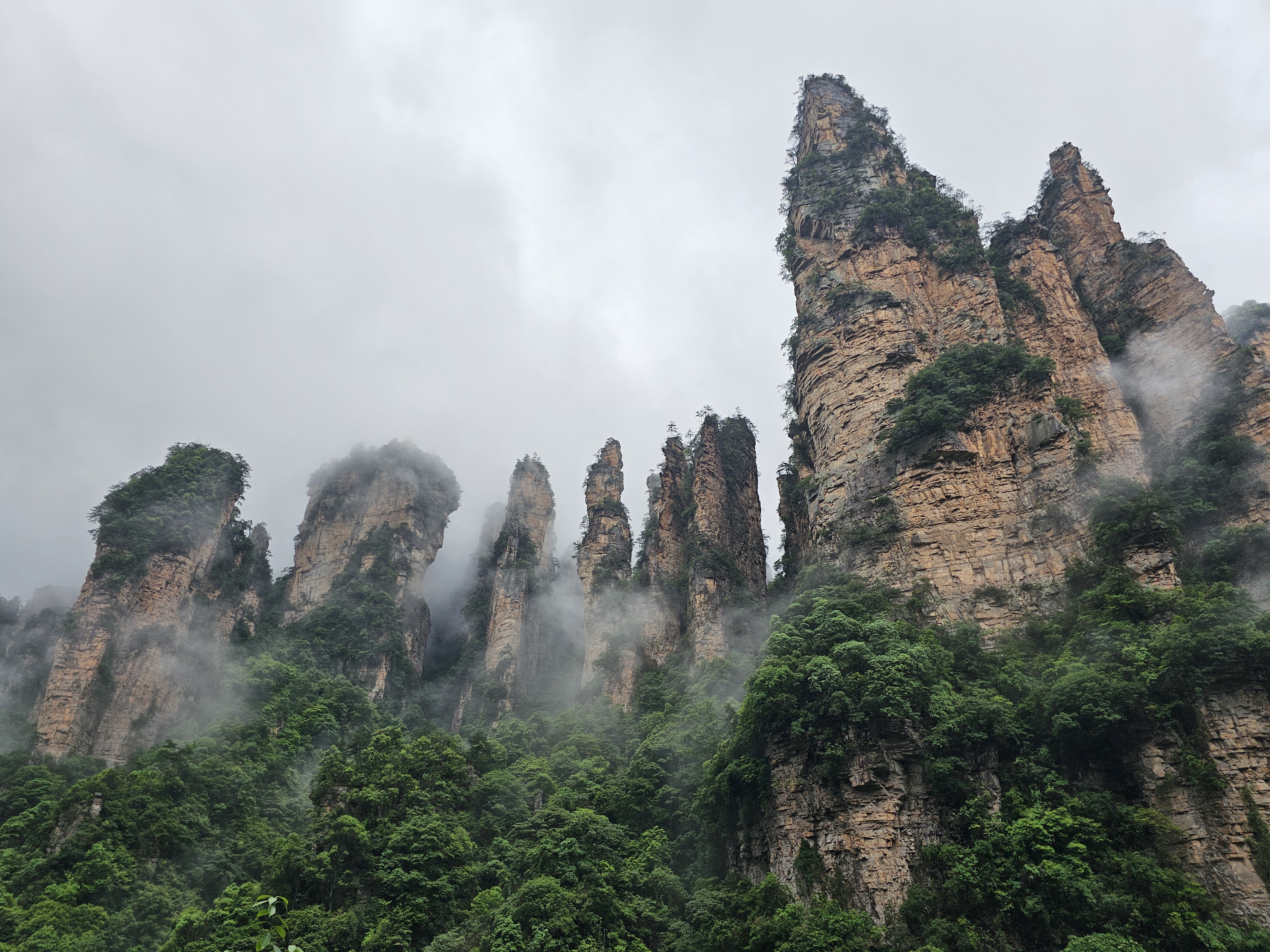 사진에 다 담아지지 않는 원가계