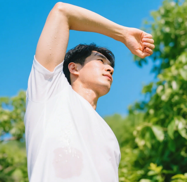 겨드랑이 땀 안 나게 하는 법