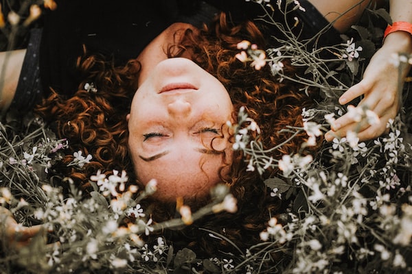 길고 튼튼한 모발을 유지하기 위한 비결과 필수 습관 공개