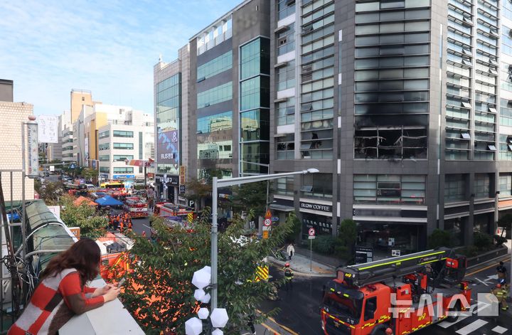 역삼동 신명빌딩 화재 진화 소방대원 현장 사진
