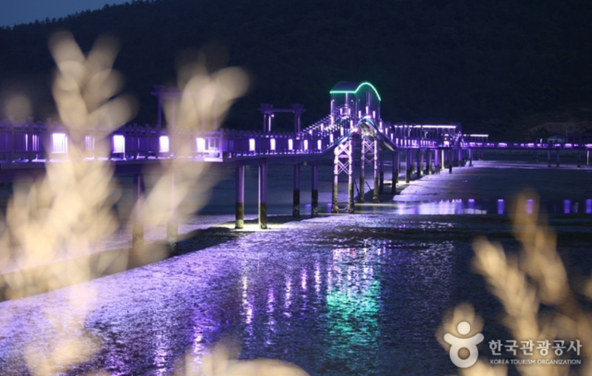 퍼플섬으로-유명한-반월도&middot;박지도