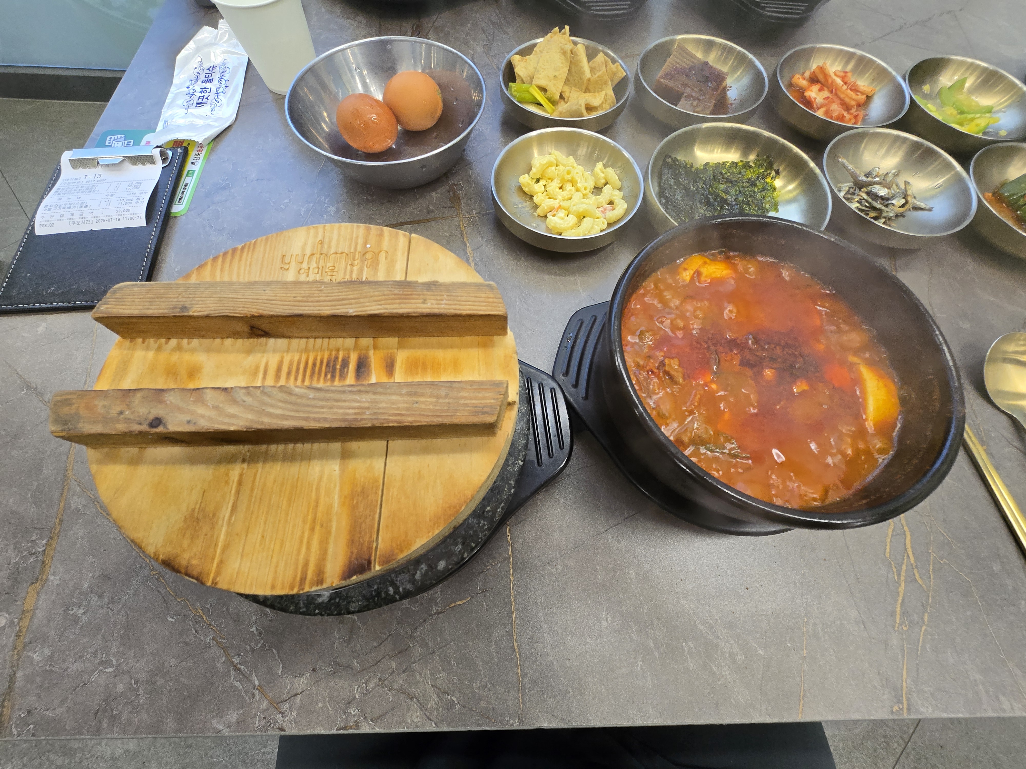 황금동 완뚝순두부 찌개 차돌순두부