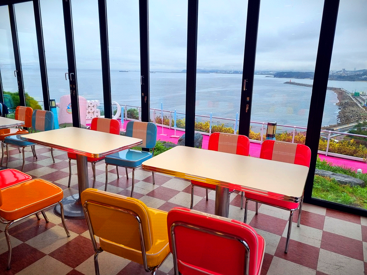 동해 묵호 논골담길 카페 6곳 모두 보기&amp;#44; 오션뷰 명당부터 감성 당고 맛집까지