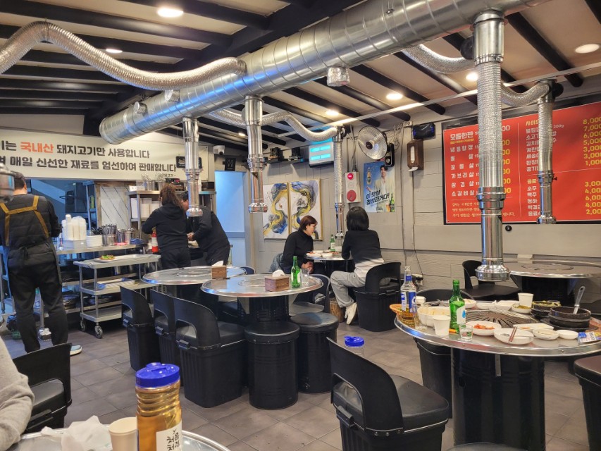 구리 교문뒷고기 매장 내부