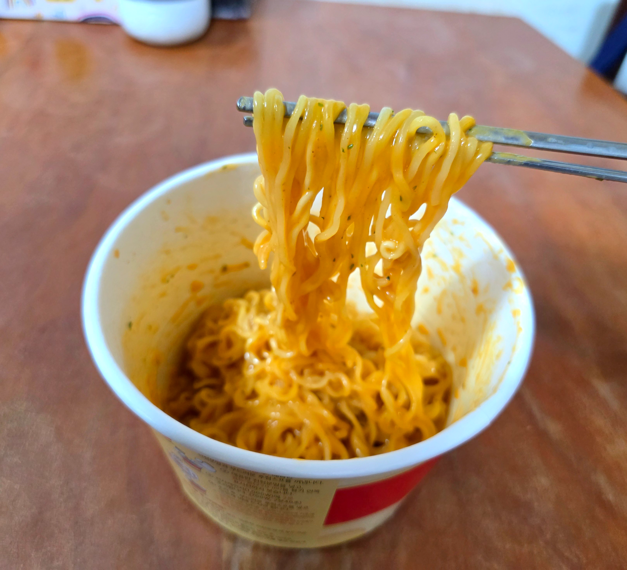 농심신라면툼바큰사발면