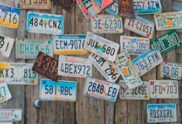 자동차 번호판의 색깔과 숫자