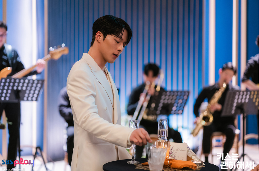 키스는 괜히 해서