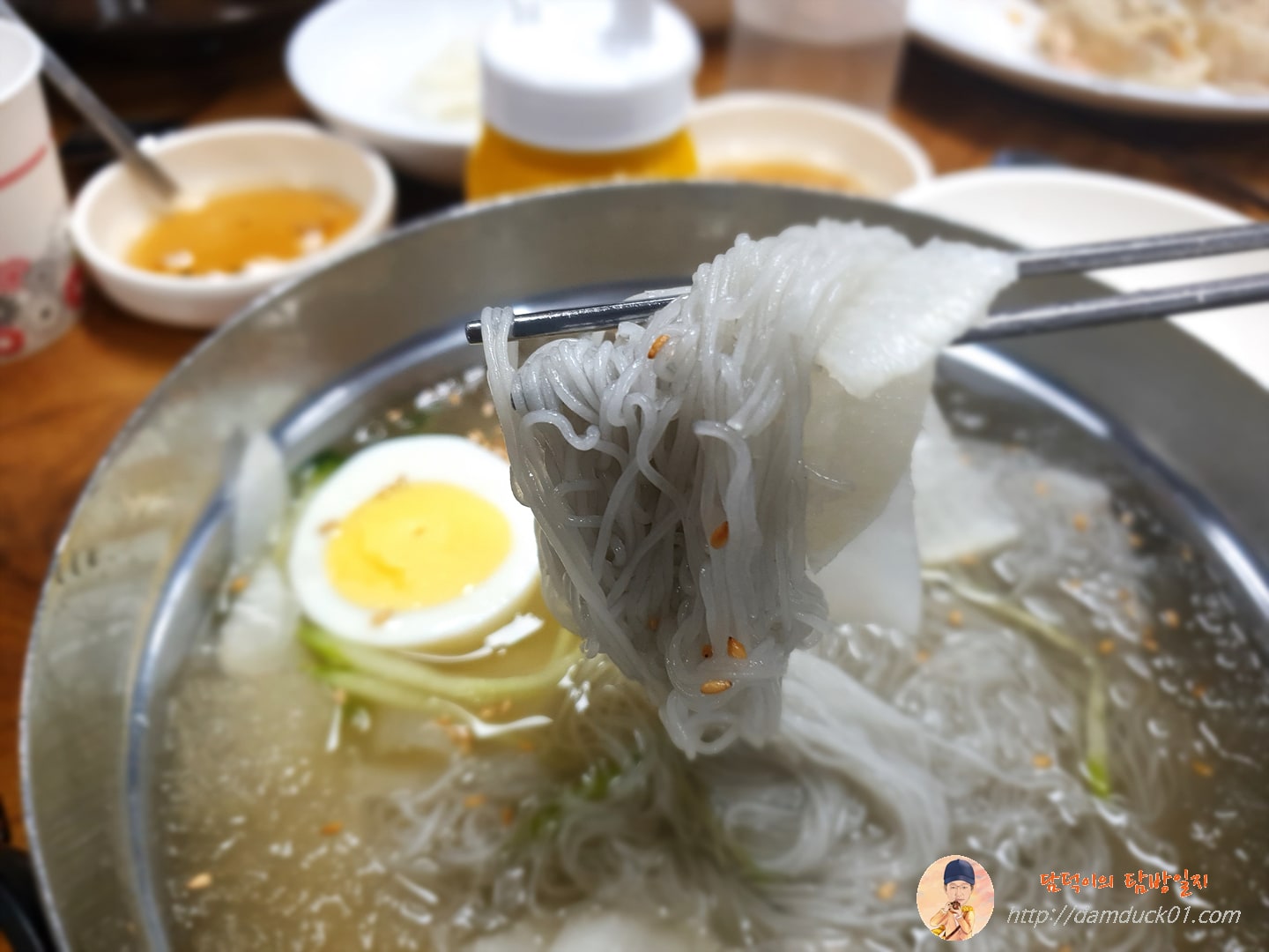 김인옥의 충정로 함흥냉면 물냉면 먹기 시작