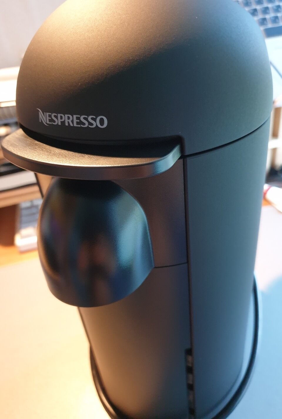 네스프레소-버츄오-매트-블랙