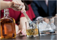 술 담배를 즐기는 사람들