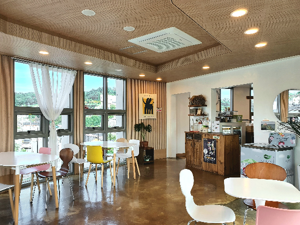 카페 브리즈 내부1