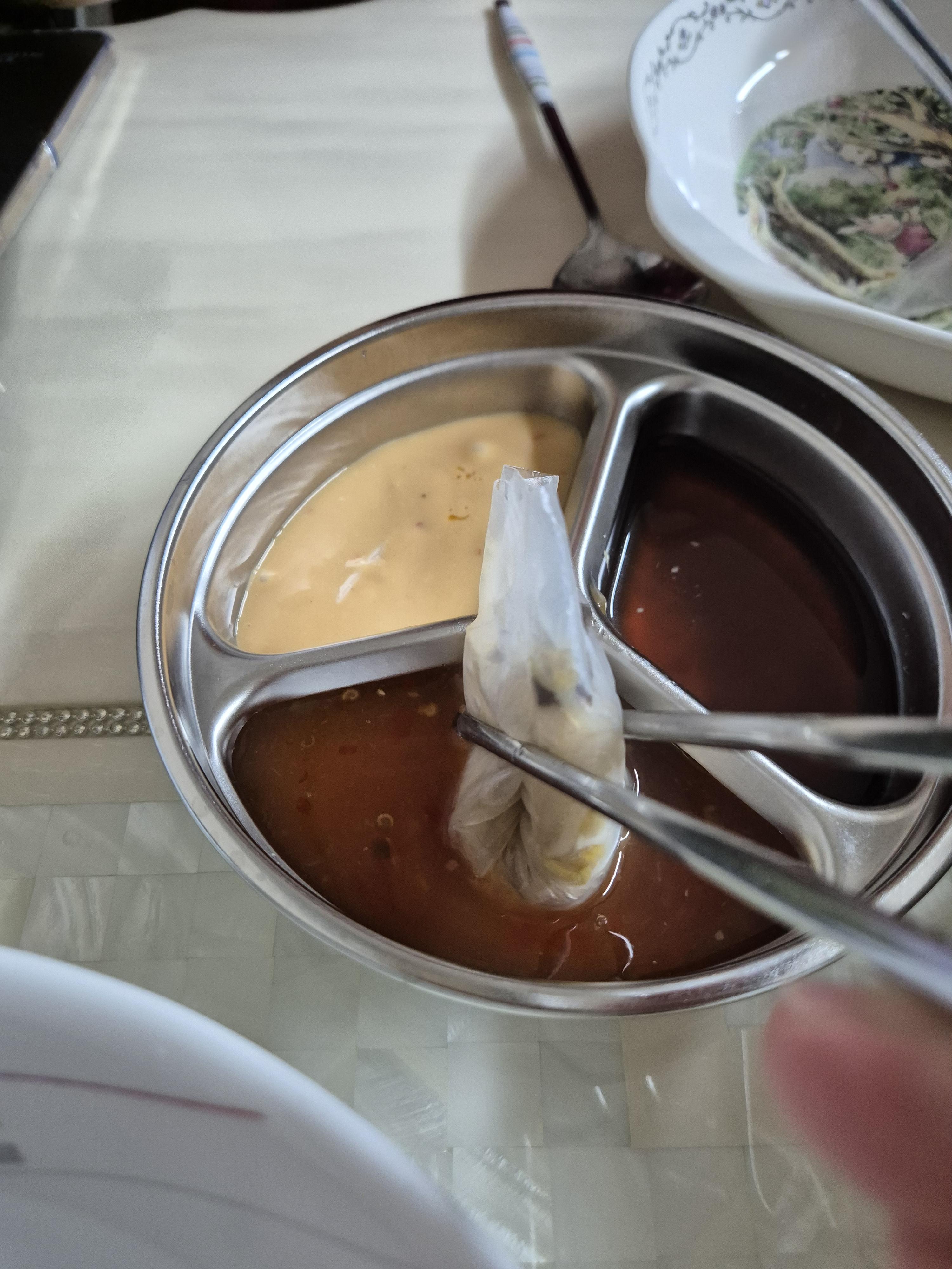 스위트 칠리에 찍어서 한입!