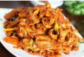 제육볶음 그릇에 진열되어 있는 인포그래픽2