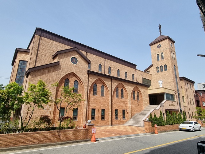 천안 두정동성당