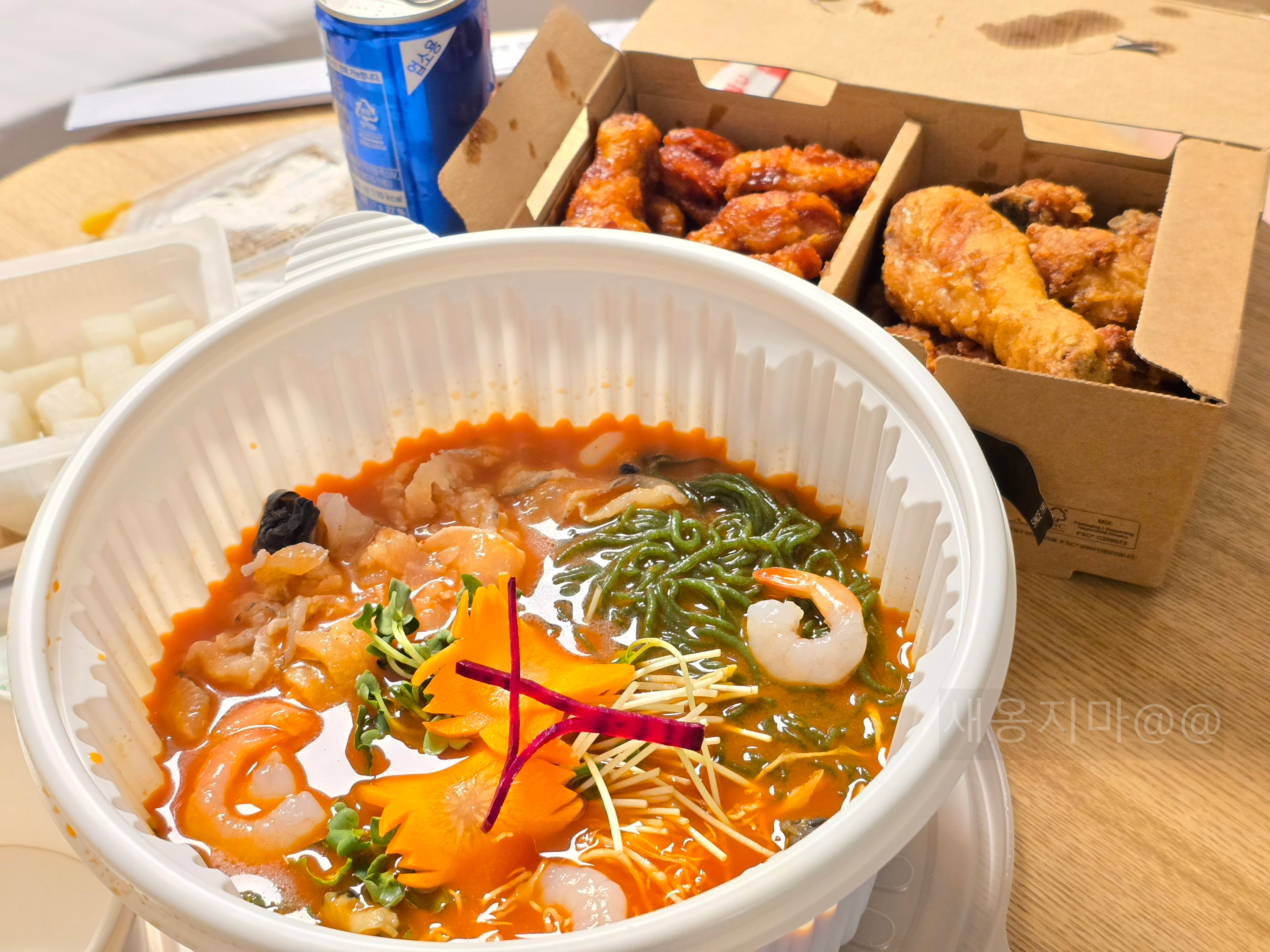 룸서비스-물회-교촌치킨-야식