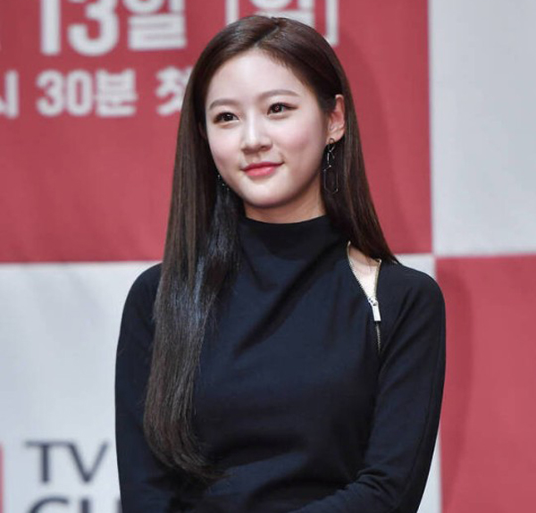 김새론