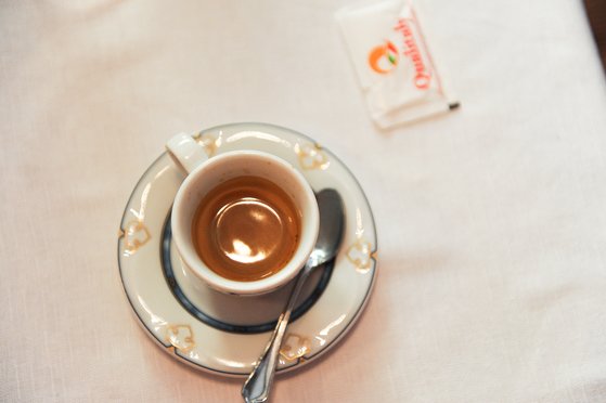 에스프레소 잔 데미타스