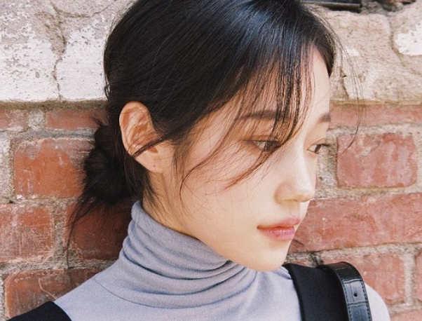 배우 노윤서
