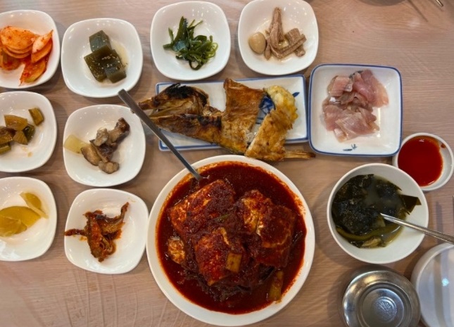 오거리식당-총리밥상-먹갈치-목포