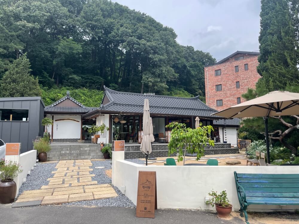 의왕 청계 이쁜 한옥 베이커리 카페 청이당 - 매장 전경