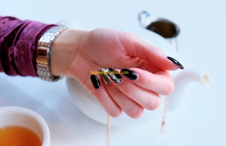 손톱이 잘 부러지는 이유