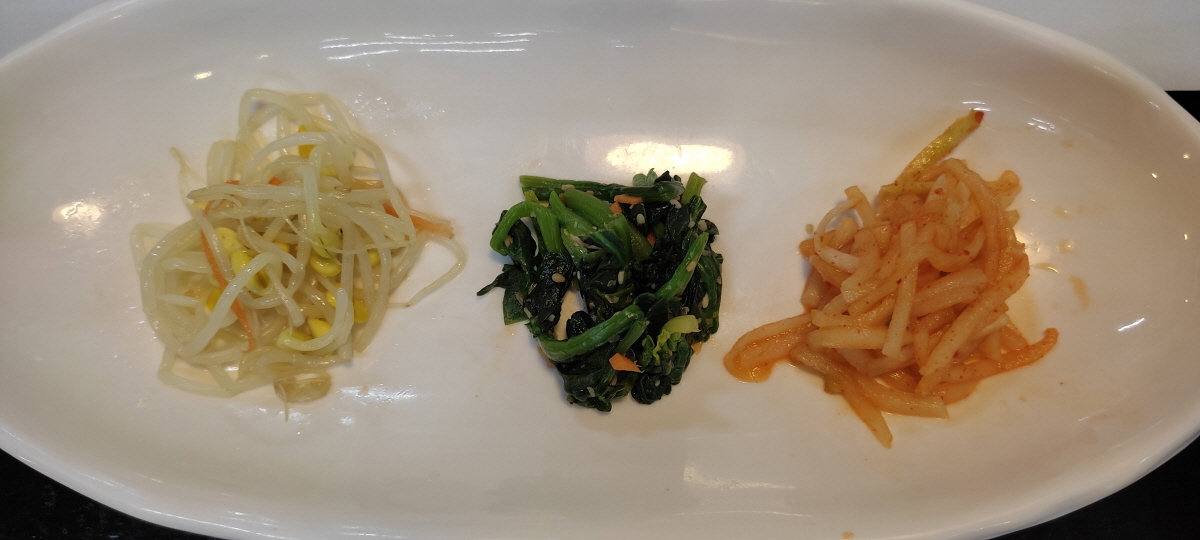 다래밥상 밑반찬들