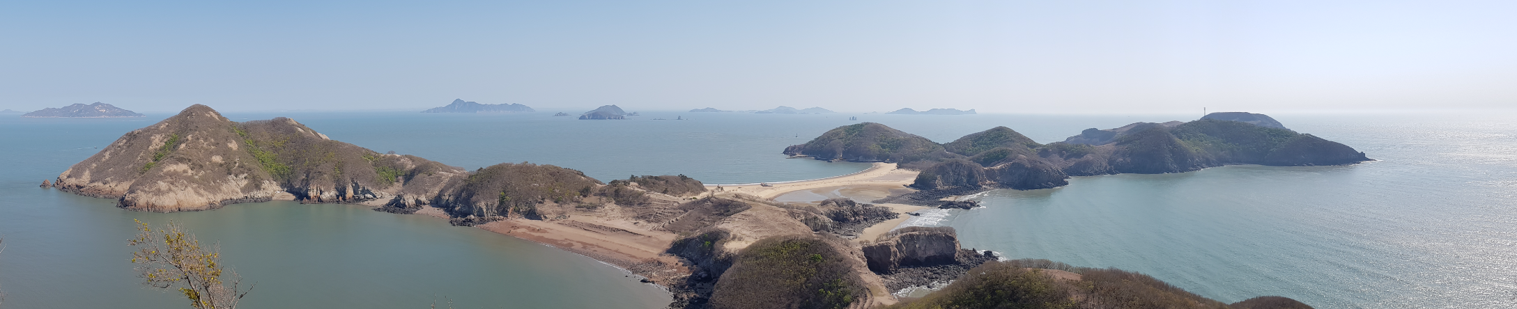 연평산 정상에서 바라본 굴업도 전경