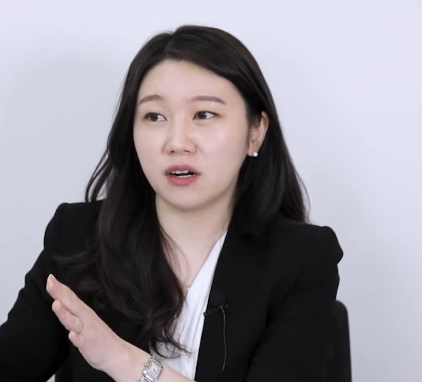 성추행합의에대해서설명하는치유의봄변호사님의모습