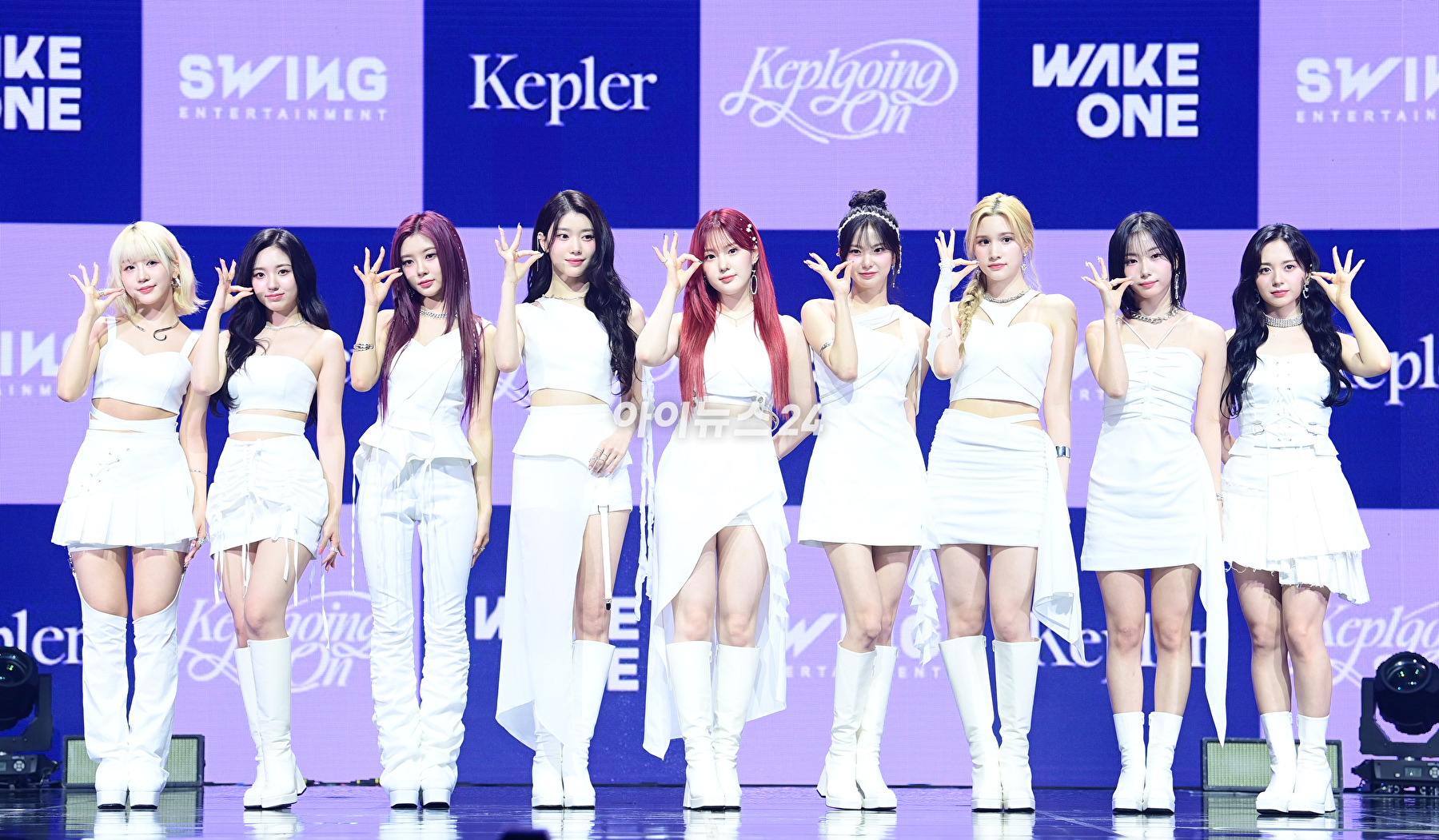 그룹 케플러가 3일 오후 서울 광진구 예스24라이브홀에서 열린 케플러(Kep1er) 첫 번째 정규앨범 '켑원고잉 온(Kep1going On)' 발매 기념 쇼케이스에 참석하고 있다. [사진=정소희 기자]