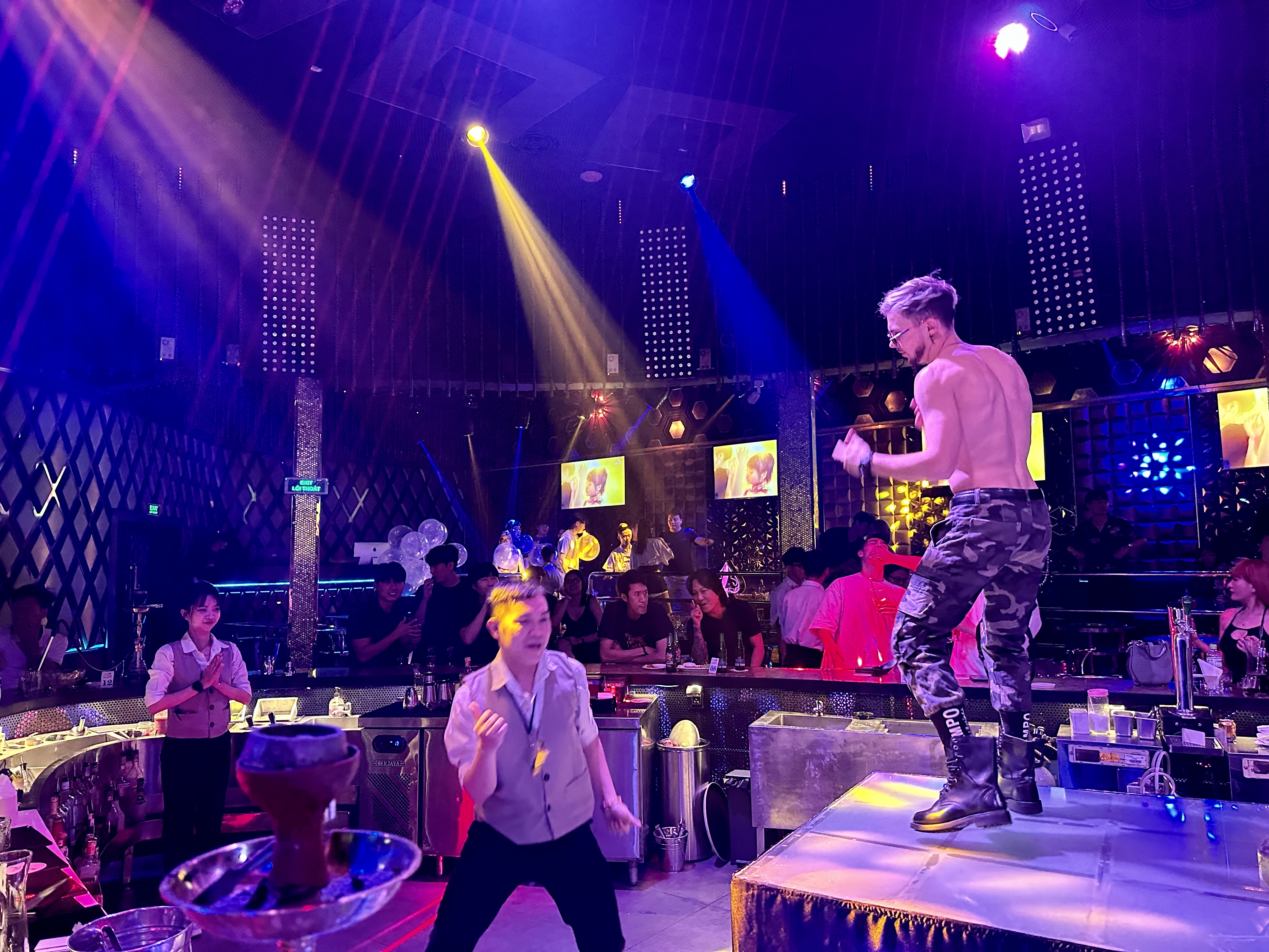 다낭 오큐펍 공연