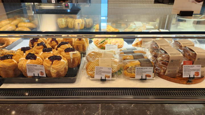 스타벅스 더북한강R점 2층 베이커리