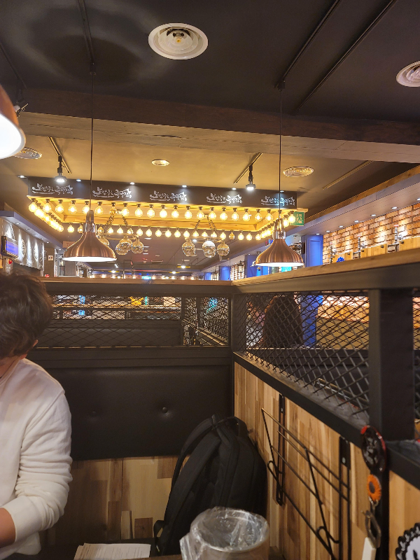 보쌈주는족발집 2층 내부