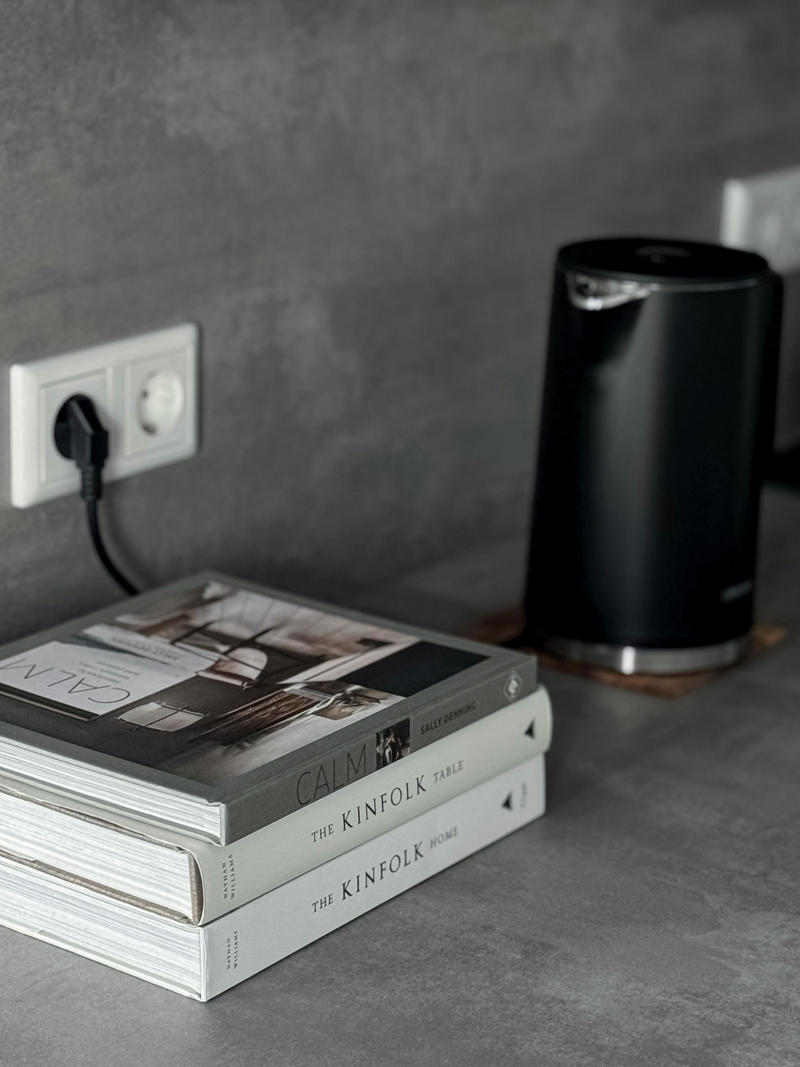 전기포트 물 끓이는 모습