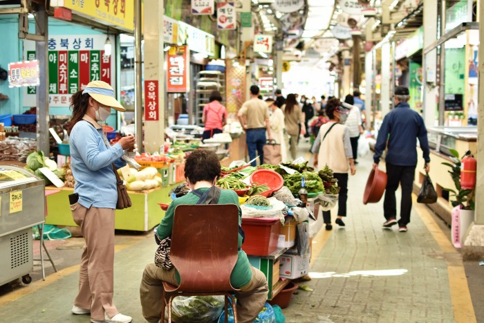 수영구 팔도 시장 풍경