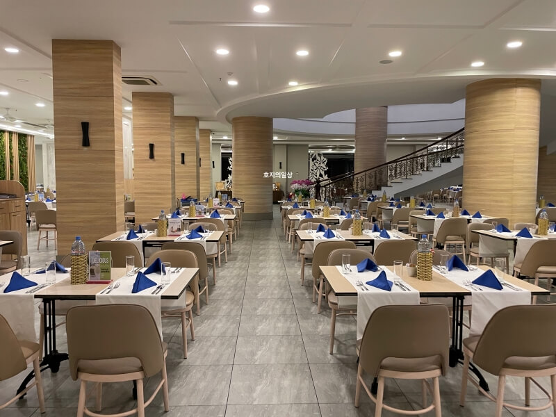 나트랑 스완도르 리조트 올 인클루시브 - 석식 내부