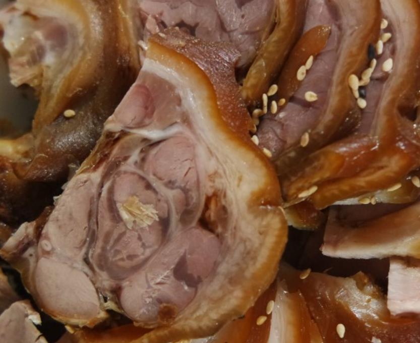 먹기 좋게 잘라 나온 6시내고향 용인중앙시장 족발