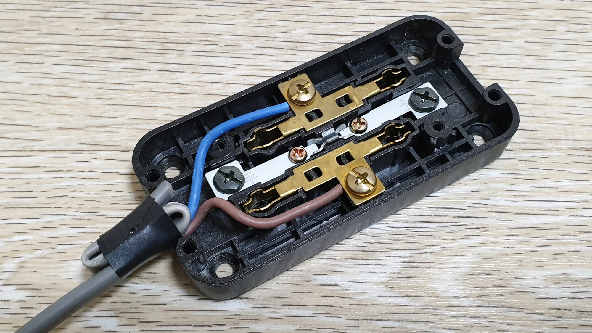 전선 고정하는 방법